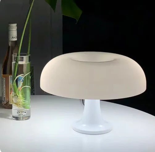 Mushroom Table Lamp – Elegant LED lighting with a modern design.